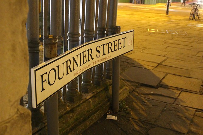 2-Hour Jack the Ripper Small Group Walking Tour in London - Why the respectful approach matters