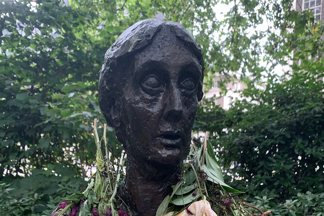 2-Hour Private LGBTQ+ History Tour of London with a Licensed Guide - Victorian cross-dressing and early gender surgery