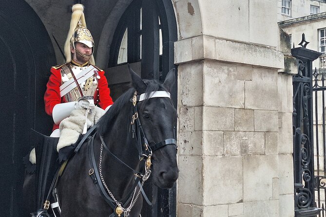 2 Hour Walking Tour from Buckingham Palace to Big Ben - Why this short London walk works