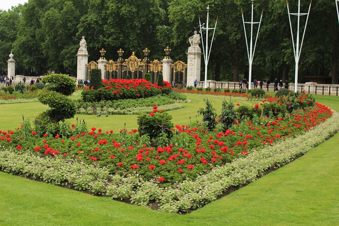 2 Hour Walking Tour from Buckingham Palace to Big Ben - A short break in St. James’s Park