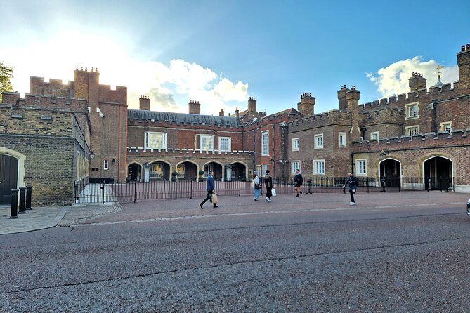 2 Hour Walking Tour from Buckingham Palace to Big Ben - Parliament Square, Westminster, and Big Ben
