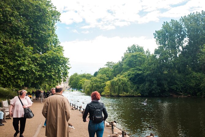 3-Hour Private Guided Walking Tour of London - Starting among the palaces on Piccadilly