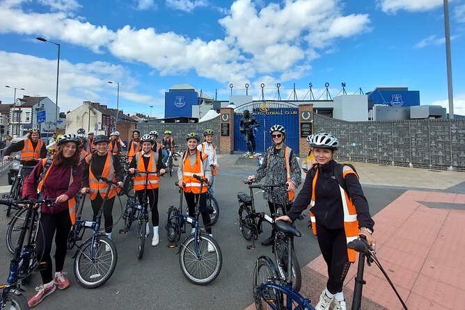 3 Hours Football Stadiums E-Bike Tour in United Kingdom - Through the university to Everton Park