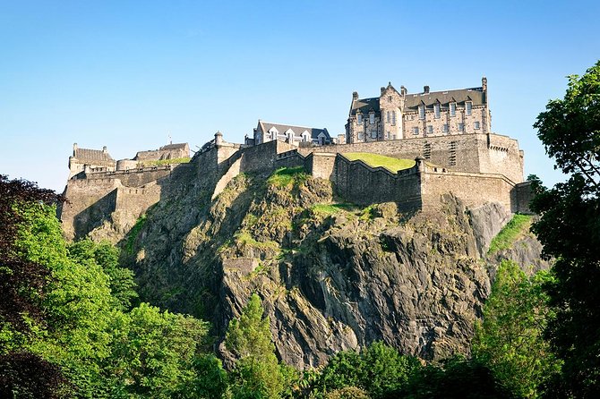 7 Day Winter Tour of England and Scotland starting from London - Gretna Green and the Lake District offer a change of pace