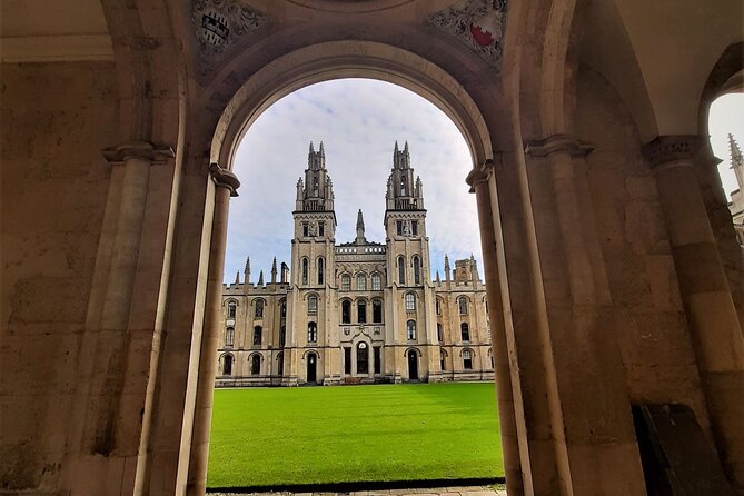 90 Minute Classic Walking Tour of Oxford - Oxford in 90 minutes: the key points