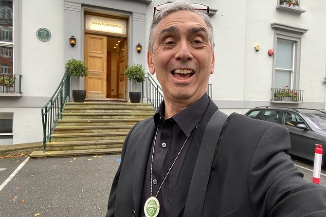 A Beatles London taxi tour and sightseeing experience - Montagu Square links four major Beatles lives