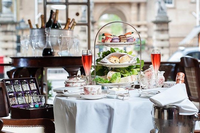 Afternoon Tea at The Rubens at the Palace, Buckingham Palace - Arriving at The Rubens opposite Buckingham Palace