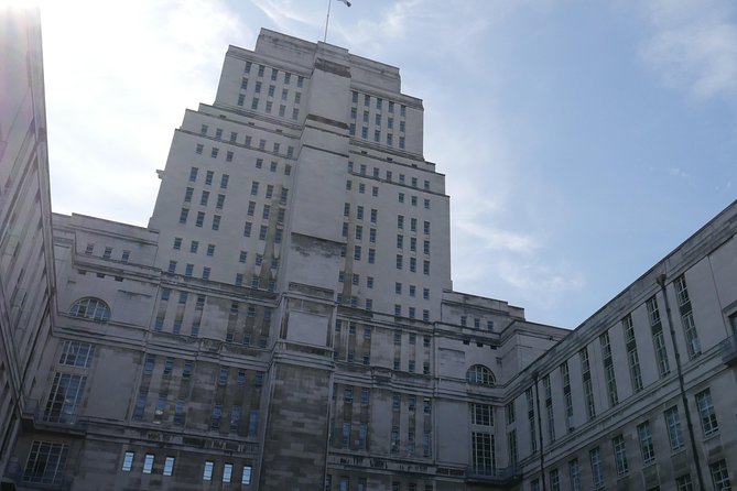 Agatha Christie London Walking Tour - What the guides add to the experience