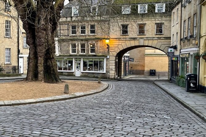 BATH: 2-Hour Bath Walking Tour of Bridgerton Filming Locations - Finishing at Lady Danbury’s home