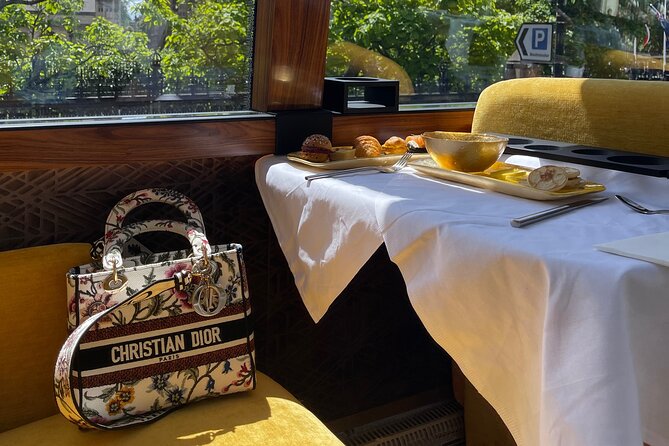 Best of London by LE GRAND - London's Luxury Bus Tour - Buckingham Palace and London’s royal symbols