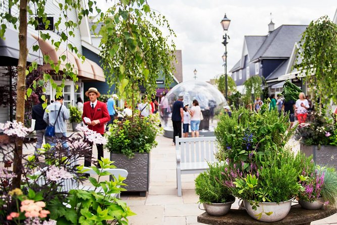 Bicester Village Private Vehicle Round Trip Service from London - Arriving at Bicester Village and choosing your pace