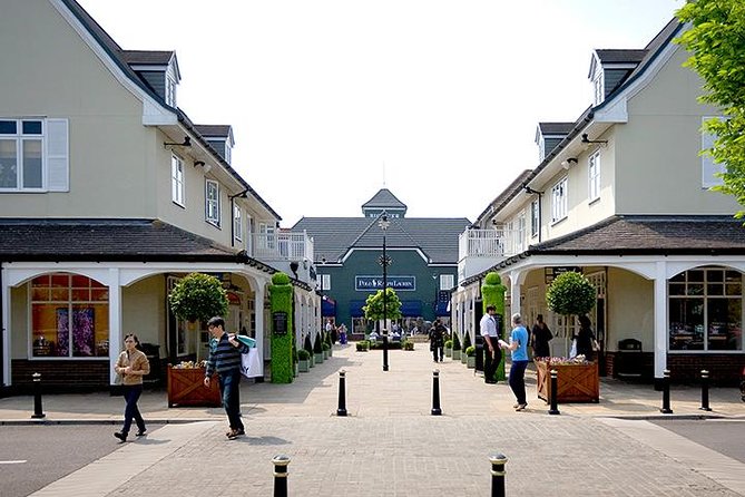 Bicester Village Private Vehicle Round Trip Service from London - The 75-minute journey from London to Bicester