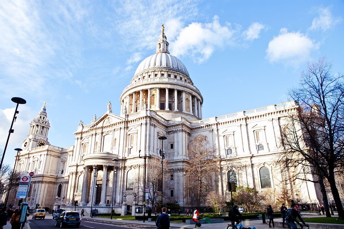 Black Taxi Tour of London: Classic Sightseeing Bespoke & Fun - Westminster Abbey adds a medieval royal thread