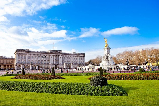 Black Taxi Tour of London: Classic Sightseeing Bespoke & Fun - Big Ben and Parliament explain modern Britain