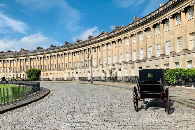 Bridgerton Tour and Bath City Highlights with Music - Headphones change the feel of the walk
