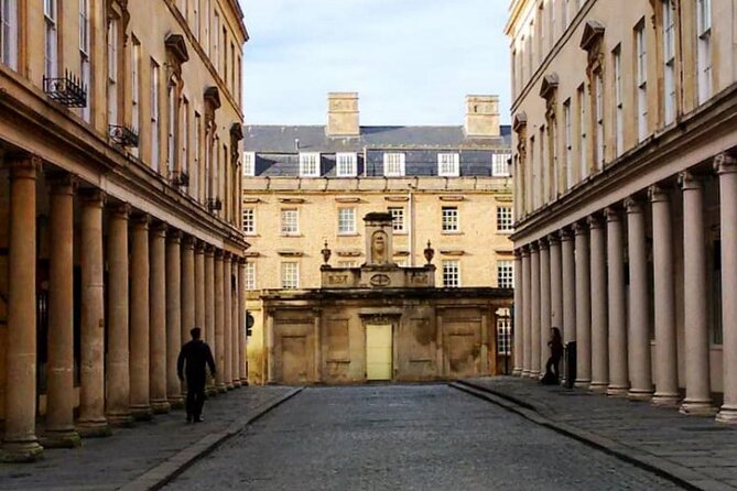 Bridgerton Tour and Bath City Highlights with Music - Lady Danbury’s home and the wider Bath route