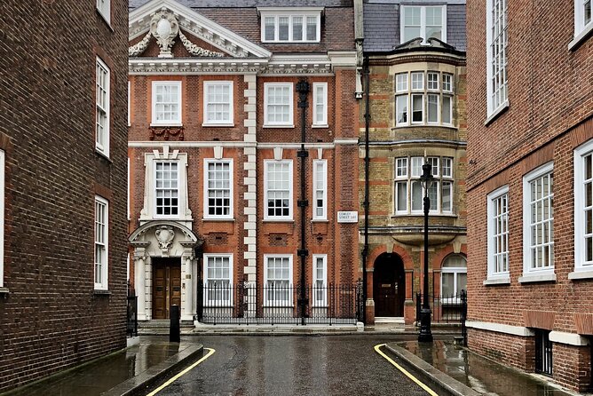 Bridgerton Tour in London - Burlington House, art, and science in Mayfair