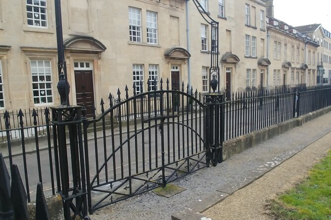 Bridgerton Walking Tour of Filming Locations & Storylines - Bath - A tour built around trivia and storytelling