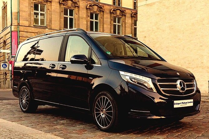 Brighton to Heathrow Airport private taxi transfers - What the roughly one-hour drive feels like