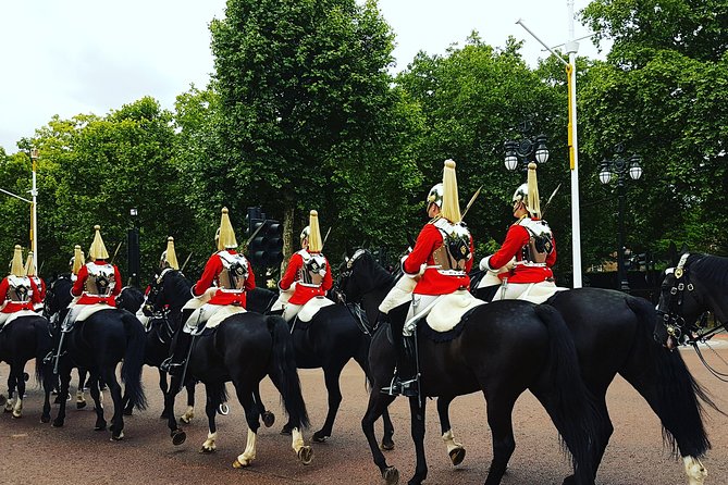 British Royalty walking tour including The Changing Of The Guard! - What the $28.98 price really covers