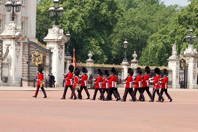 Buckingham Palace and Vintage Bus Tour of London - Why this tour works for a first London visit