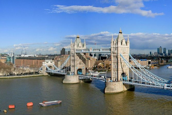 Buckingham Palace and Vintage Bus Tour of London - Trafalgar Square, Big Ben, and Westminster