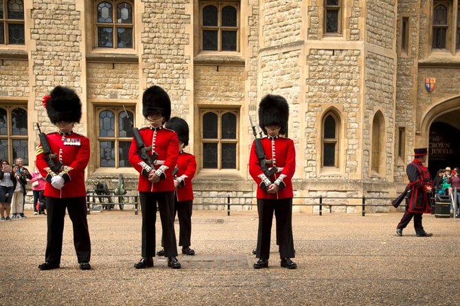 Buckingham Palace & Changing of the Guard Experience - Clarence House: another royal address on the route