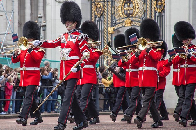 Buckingham Palace, Changing of the Guard & Thames Boat Ride - St. James’s Park and royal filming locations
