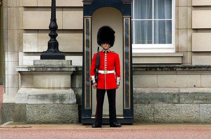 Buckingham Palace, Changing of the Guard & Thames Boat Ride - Downing Street from the outside