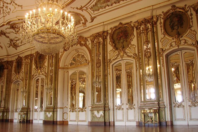 Buckingham Palace Exterior and Royal History Private Tour - Adding Westminster Abbey, Parliament, and Whitehall