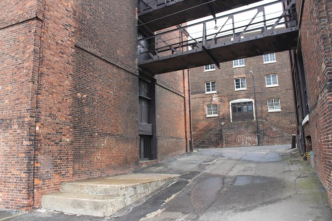 Call the Midwife Location Tour in Chatham - The Call the Midwife gallery and props
