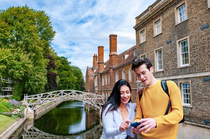 Cambridge Quest: Self Guided City Walk & Immersive Treasure Hunt - Solving the time-eating clock clue