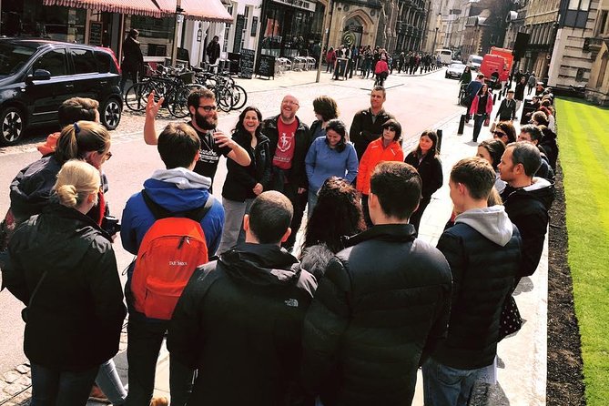 Cambridge Walking & Punting Tour by Alumni™ King’s College Option - Punting past eight colleges and nine bridges
