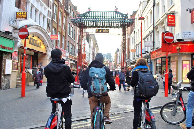 Camden Market & Southbank Cycle Food Tour - A four-person group changes the experience