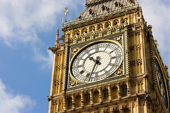 Changing of Guards, Big Ben, Tower of London, Beefeaters & Cruise - Entering the Tower of London with a Beefeater