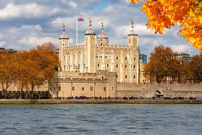 Changing of Guards, Big Ben, Tower of London, Beefeaters & Cruise - Why one hour inside the Tower may feel short