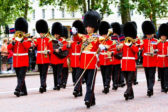 Changing of Guards, Big Ben, Tower of London, Beefeaters & Cruise - Watching the Changing of the Guard