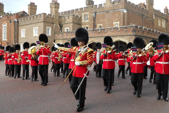 Changing of the Guard Guided Walking Tour in London - Why this changing of the guard tour works