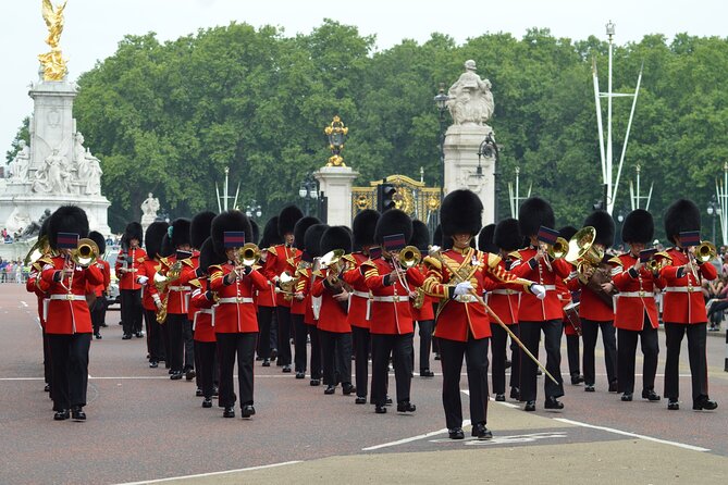 Changing of the Guard Walking Tour - Why this tour is better than waiting at Buckingham Palace