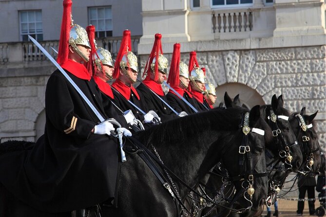 Changing of the Guard Walking Tour in London at Buckingham Palace - Finishing at Horse Guards Parade
