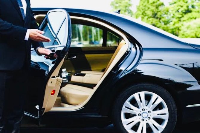 Chauffeur Service For Airport Transfers in London 2025 - Landing at Heathrow without the usual airport scramble