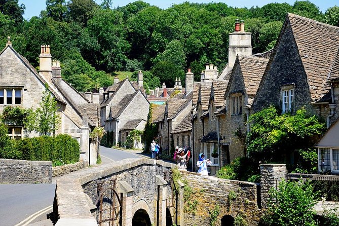Cornwall & the Cotswolds: Small-Group Tour from London (5-days) - Stonehenge, Salisbury, and Durdle Door on day one