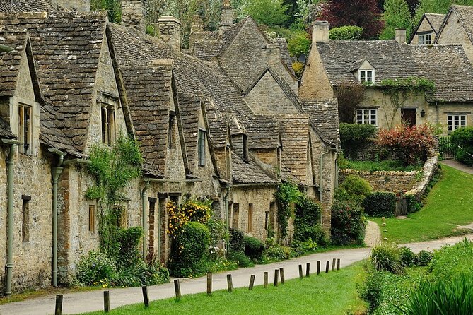 Cotswold Village Private Day Trip from Bath - What the private format changes