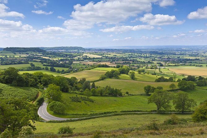 Cotswolds Day Trip from London with Optional Village Lunch - Your guide can make or break a large coach day