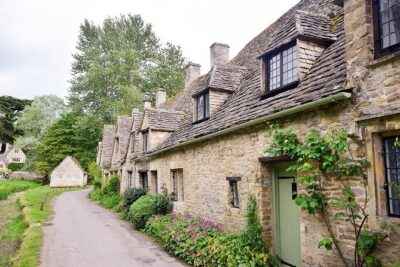 Cotswolds Villages and Oxford Full Day Tour from London