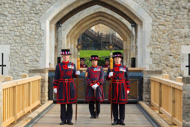 Crown Jewels of London Tour with River Cruise - One hour inside the Tower of London