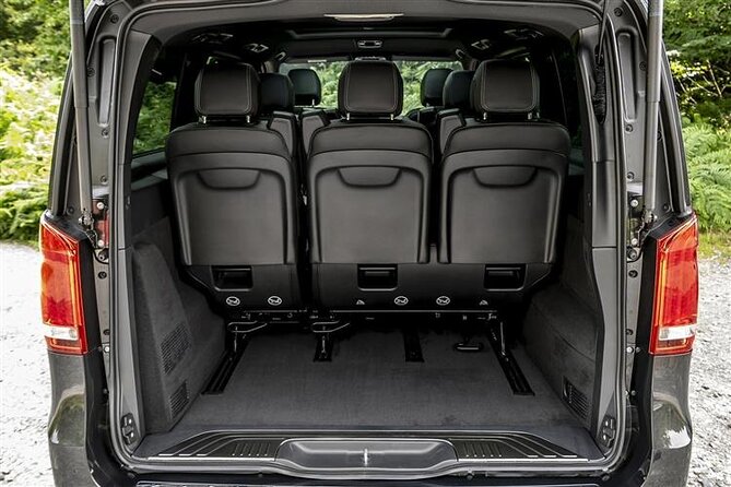Departure from Central London to Heathrow Airport by Luxury Van - Timing, Traffic, and Airport Arrival