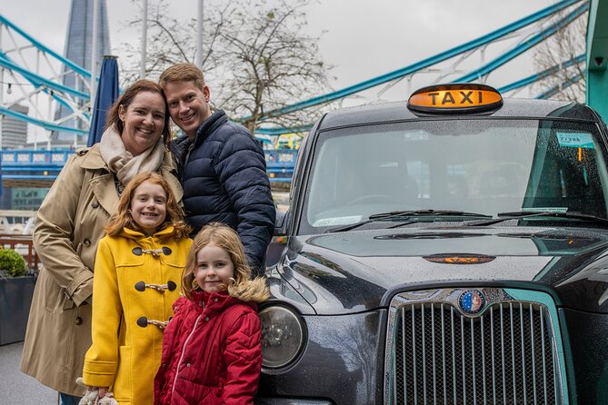 Discover London in a Panoramic Black Cab - Buckingham Palace and the royal quarter