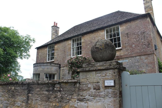 Downton Abbey and Village Coach Tour from London with Highclere - Bampton, the real-life Downton Village