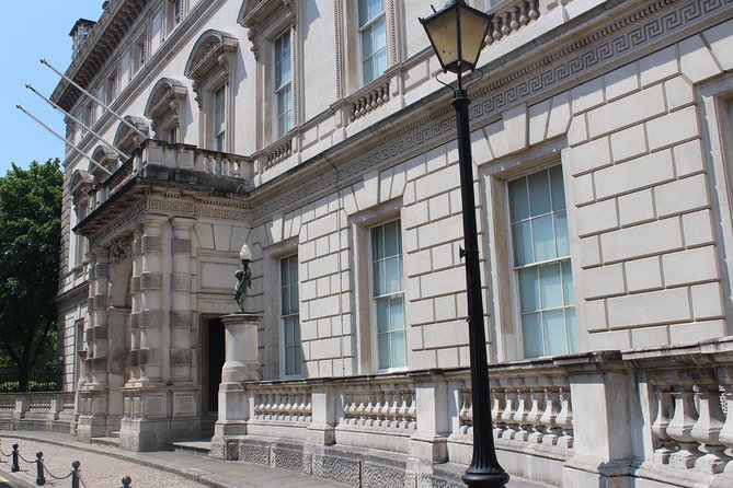 Downton Abbey London Walking Tour - The Strand: Three Cities in One London Route